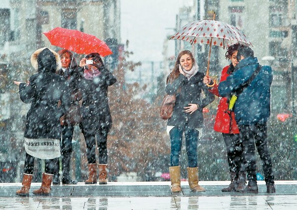 Χιόνια σήμερα, ακόμη και στα βόρεια της Αθήνας