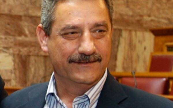 Φεύγει κι ο Κουράκος από τον Καμμένο