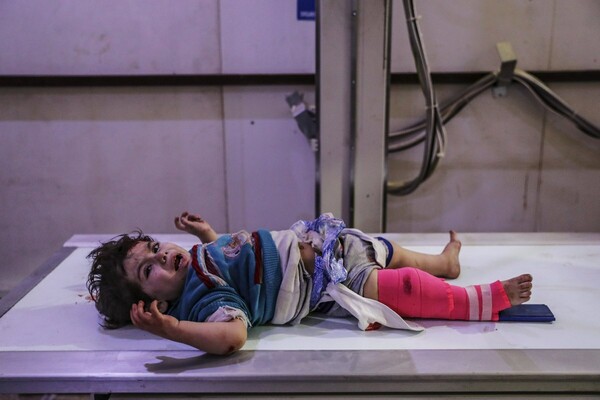 Μαίνονται οι σφοδροί βομβαρδισμοί στη Συρία: Νεκροί 230 άμαχοι μέσα σε μόλις μία εβδομάδα