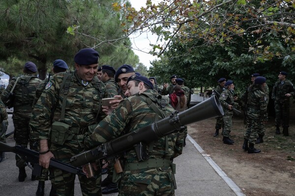 Κλείνουν τα κέντρα εκπαίδευσης - Αυτά είναι τα 23 σημεία όπου θα παρουσιάζονται οι οπλίτες