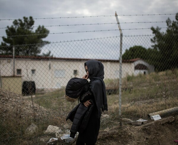 Ο ΟΗΕ καταγγέλλει βία και σεξουαλική παρενόχληση στα ελληνικά κέντρα υποδοχής- «Ανώνυμες βιωματικές εμπειρίες», απαντά η κυβέρνηση