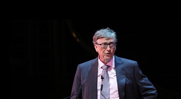 Μπιλ Γκέιτς εναντίον Τραμπ: Θα πρέπει να συμπεριφέρεται στις γυναίκες με μεγαλύτερο σεβασμό