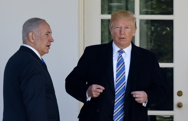 Ο Τραμπ σκέφτεται να παρευρεθεί στα εγκαίνια της νέας πρεσβείας των ΗΠΑ στην Ιερουσαλήμ