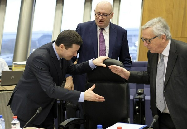 Οργή στο Ευρωκοινοβούλιο για την προαγωγή στενού συνεργάτη του Ζαν-Κλοντ Γιούνκερ