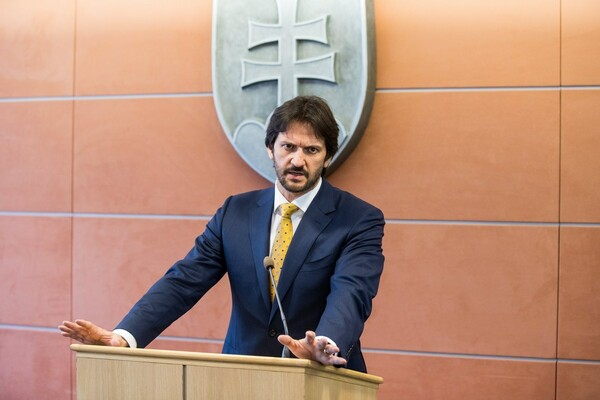 Παραιτήθηκε ο ΥπΕΣ της Σλοβακίας εν μέσω πολιτικής κρίσης μετά τη δολοφονία του δημοσιογράφου