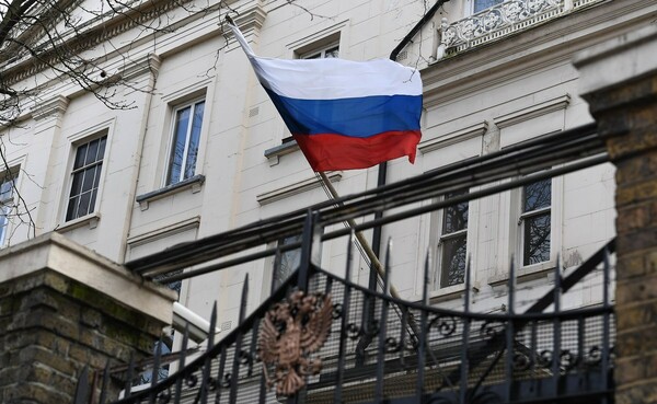 Ρώσος πρέσβης στη Βρετανία: Η ενημέρωση για την κατάσταση της υγείας του Σκριπάλ και της κόρης του είναι εντελώς ανεπαρκής