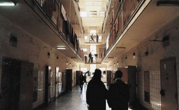 Δεν μαστιγώθηκε σωφρονιστικός υπάλληλος στις φυλακές Κορυδαλλού, ανακοίνωσε το Υπουργείο
