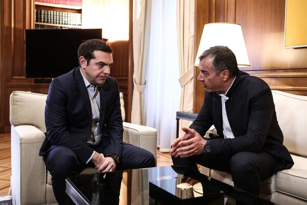 Για το ποδόσφαιρο συζήτησαν Τσίπρας και Θεοδωράκης- Ολόκληρος ο διάλογος της συνάντησης
