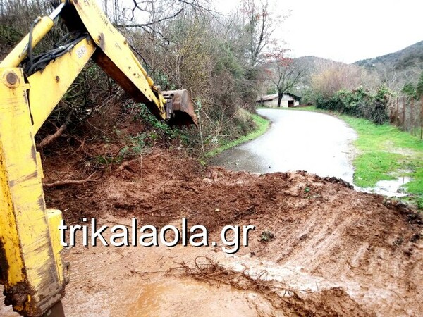 Εκκένωση σπιτιών στην Πιαλεία Τρικάλων λόγω κατολισθήσεων και διάβρωσης του εδάφους