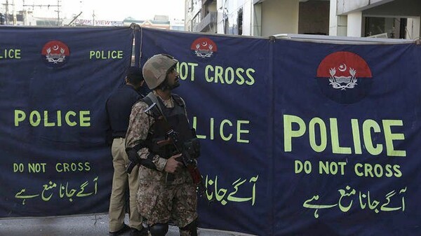 Τουλάχιστον 7 νεκροί από επίθεση βομβιστή καμικάζι στο Πακιστάν