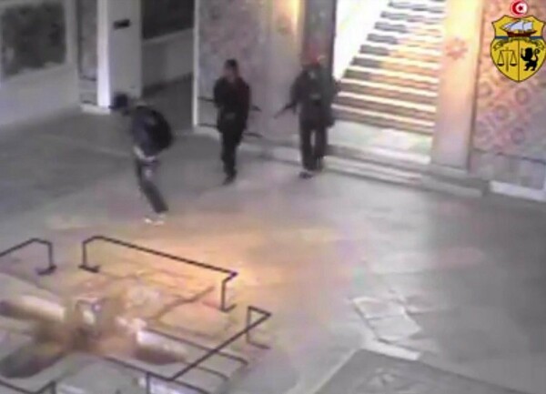 Ανθρωποκυνηγητό για τον τρίτο ένοπλο της επίθεσης στο μουσείο Μπαρντό