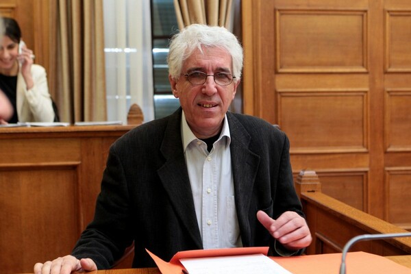 Παρασκευόπουλος: Προβλέπεται κατ' οίκον περιορισμός για τον Σάββα Ξηρό