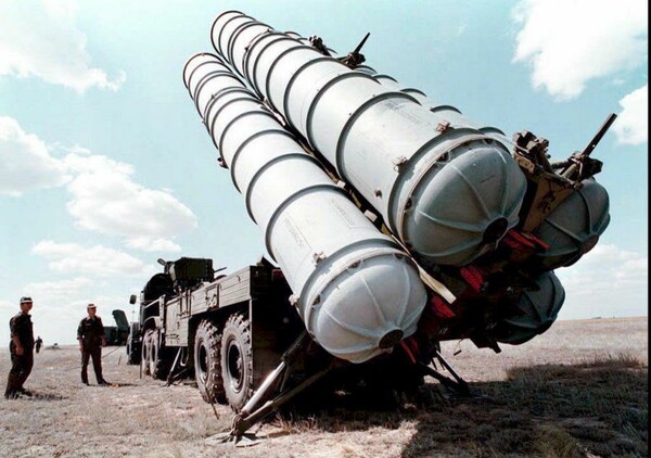 Η Ρωσία αίρει την απαγόρευση παράδοσης αντιπυραυλικών συστημάτων στο Ιράν