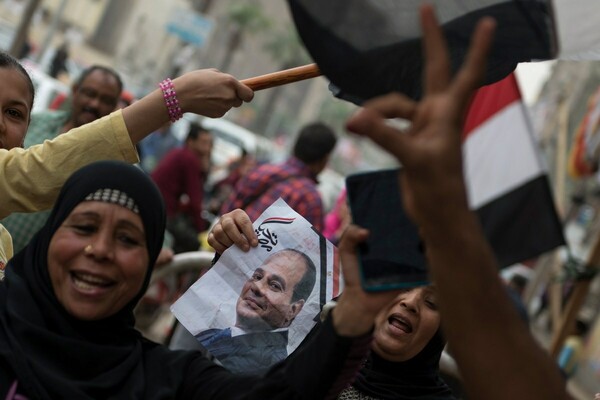 Ο πρόεδρος Σίσι επανεξελέγη με 92% - Με τρόφιμα και εισιτήρια λούνα παρκ ενθαρρύνθηκαν οι Αιγύπτιοι να ψηφίσουν