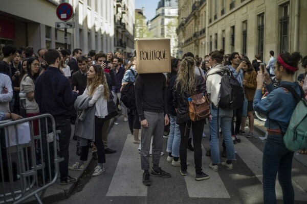 Χάος στη Γαλλία- Εντάσεις στα πανεπιστήμια ενώ συνεχίζεται η απεργία των σιδηροδρομικών