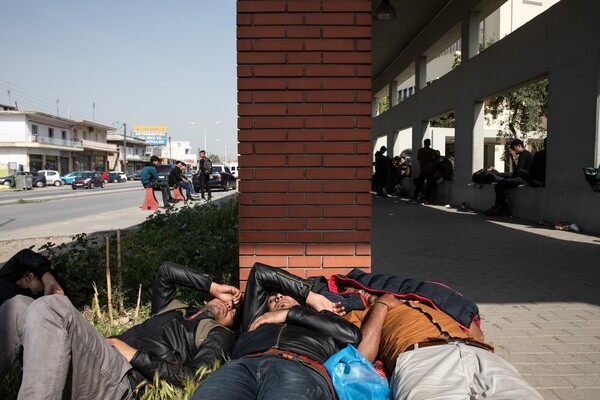 Σε «μικρή Ειδομένη» έχει μετατραπεί το Αστυνομικό Μέγαρο Θεσσαλονίκης