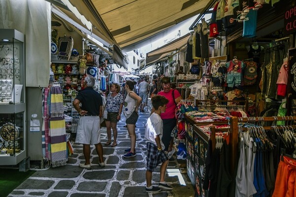 «Ανανεώνεται» η ολιγοήμερη βίζα για τουρίστες από την Τουρκία προς τα ελληνικά νησιά