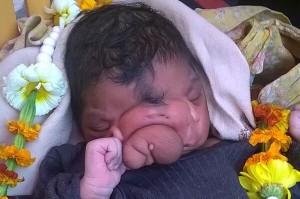 Aυτό το μωρό λατρεύεται σαν η σύζυγος του θεού Ganesha στην Ινδία