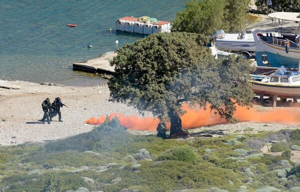 Καμμένος: Αν έχουν τα κότσια οι Τούρκοι ας τολμήσουν - Ενωμένοι οι Έλληνες θα τσακίσουμε την Τουρκία