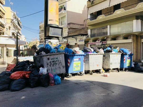 Με χωματερή μοιάζουν περιοχές του Πειραιά - Τι απαντά ο δήμος για τα βουνά με τα σκουπίδια