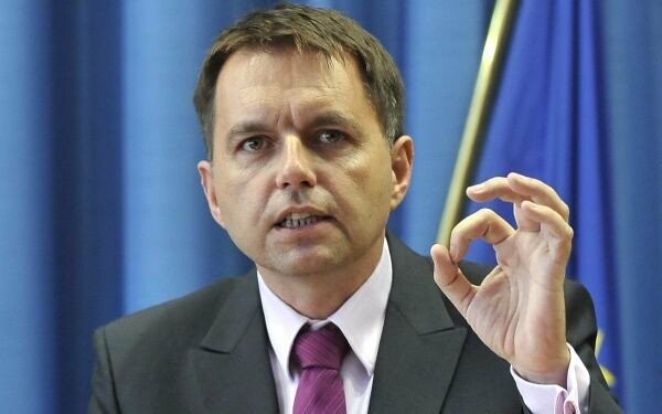 Σλοβάκος ΥΠΟΙΚ: «Τι περιμένω απ' τον Βαρουφάκη σήμερα; Τα γνωστά: να μας κάνει διάλεξη»