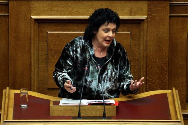 Κανέλλη: Σε μάνα του λόχου της Χρυσής Αυγής εξελίσσεται η Κωνσταντοπούλου
