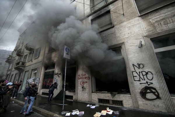 14 Έλληνες που βρέθηκαν κοντά στα επεισόδια στο Μιλάνο έδωσαν DNA στις ιταλικές αρχές