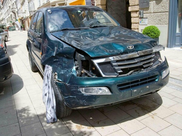 Οδηγός στην Αυστρία έριξε το αμάξι του πάνω σε πλήθος - Τρεις νεκροί και δεκάδες τραυματίες