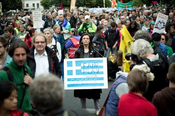 Γερμανία: Διαδηλώσεις αλληλεγγύης προς την Ελλάδα και τους πρόσφυγες στην Ευρώπη