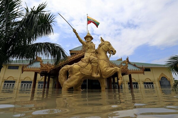 Σαρωτικές πλημμύρες στη Μιανμάρ- Νεκροί, τραυματίες και αποκλεισμένες περιοχές