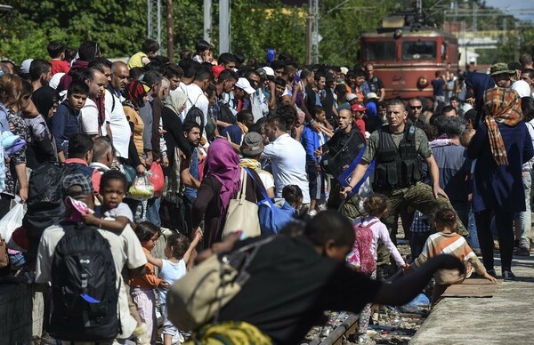 Εξομαλύνεται σταδιακά η κατάσταση στην ΠΓΔΜ- 4.000 πρόσφυγες έχουν περάσει τα σύνορα