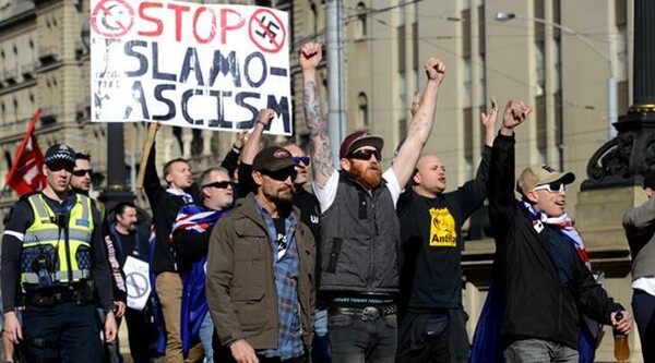 Σύγκρουση εθνικιστών με αντιρατσιστές στην Αυστραλία