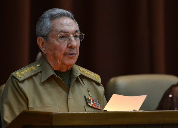 Ο Κάστρο κατηγορεί τον Τραμπ για «νεο-αποικιοκρατική» εξωτερική πολιτική και απομόνωση της Κούβας