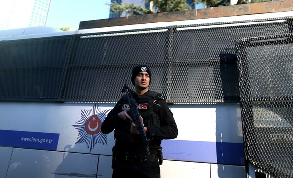 Συνεχίζονται οι διώξεις στην Τουρκία: Εντάλματα σύλληψης σε βάρος 101 στρατιωτικών
