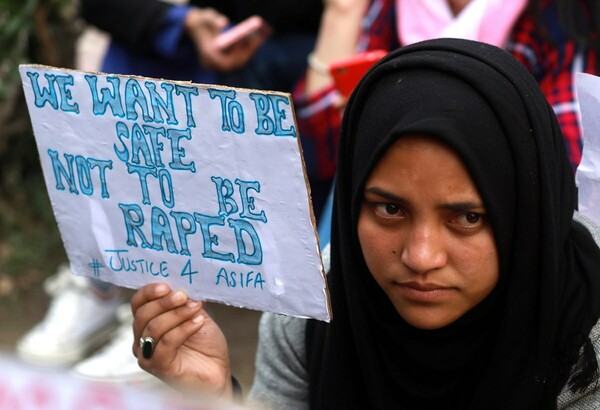 Σοκ στην Ινδία από τους ομαδικούς βιασμούς 16χρονης και 19χρονης σε διάστημα τριών ημερών