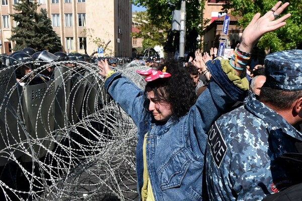 Αρμενία: Παραιτήθηκε ο πρωθυπουργός Σαρκισιάν μετά τις διαδηλώσεις που συγκλονίζουν τη χώρα