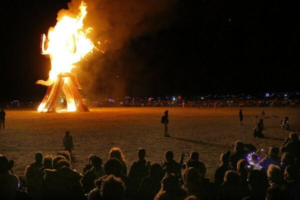 To άγριο Burning Man της Αφρικής - ΦΩΤΟΓΡΑΦΙΕΣ