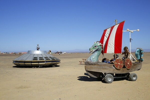 To άγριο Burning Man της Αφρικής - ΦΩΤΟΓΡΑΦΙΕΣ