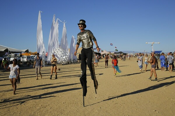 To άγριο Burning Man της Αφρικής - ΦΩΤΟΓΡΑΦΙΕΣ