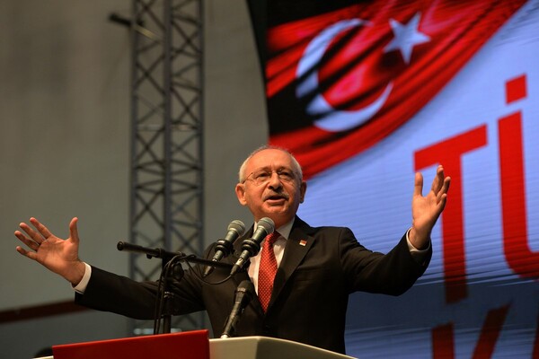 Πρόστιμο ύψους 185.000 τουρκικών λιρών στον ηγέτη του CHP για «εξύβριση» του Ερντογάν