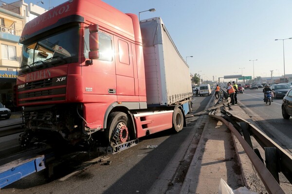 Μεθυσμένος ο οδηγός της νταλίκας που προκάλεσε το θανατηφόρο τροχαίο στον Κηφισό