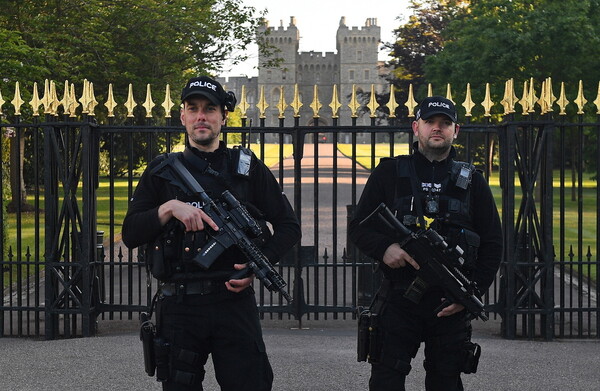 Εσφαλμένος συναγερμός στο κεντρικό Λονδίνο - Δεν επιβεβαιώνει τις φήμες για έκρηξη η αστυνομία