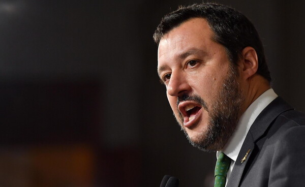 Σαλβίνι: Δεν χρειαζόμαστε την έγκριση των Γερμανών για τον Ιταλό υπουργό Οικονομικών