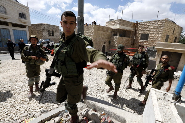 Ισραηλινός στρατιώτης πυροβόλησε και σκότωσε 21χρονο Παλαιστίνιο επειδή του πέταξε πέτρα