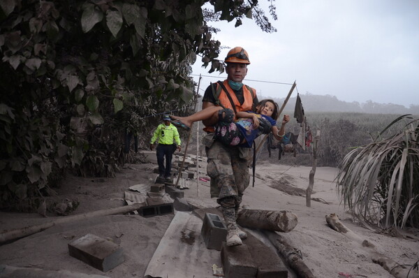 Στους 38 οι νεκροί από την έκρηξη του ηφαιστείου Φουέγο στη Γουατεμάλα