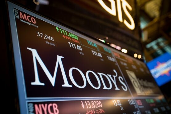 O Moody’s αναβάθμισε το αξιόχρεο δύο ελληνικών τραπεζών