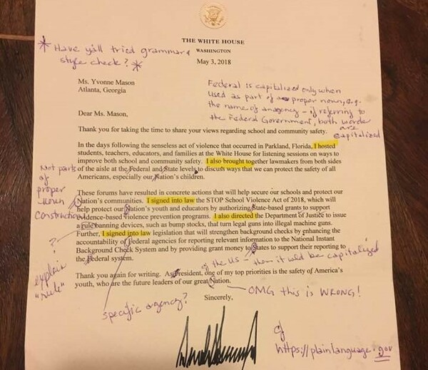 Δασκάλα έλαβε γράμμα από τον Τραμπ, διόρθωσε τα ορθογραφικά λάθη και το έστειλε πίσω στο Λευκό Οίκο