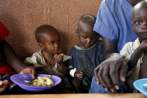 Η UNICEF κρούει τον κώδωνα του κινδύνου: 700.000 παιδιά υποφέρουν από υποσιτισμό στη ΛΔ του Κονγκό