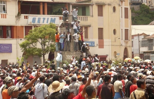 Νεκρός διαδηλωτής από χρήση δακρυγόνων στη Μαδαγασκάρη