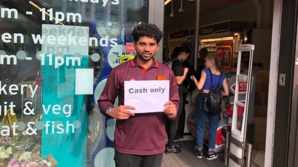 Χάος με το δίκτυο Visa σε όλη την Ευρώπη - Τι έχει συμβεί με τις πληρωμές μέσω κάρτας